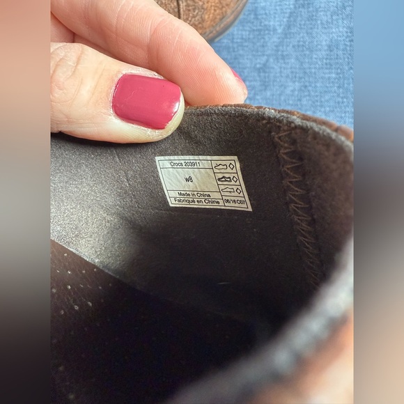 Crocs Womens Sara Brown Tooled Mule Slip On Clogs SZ 8 Embossed Floral Comfort - Picture 8 of 10